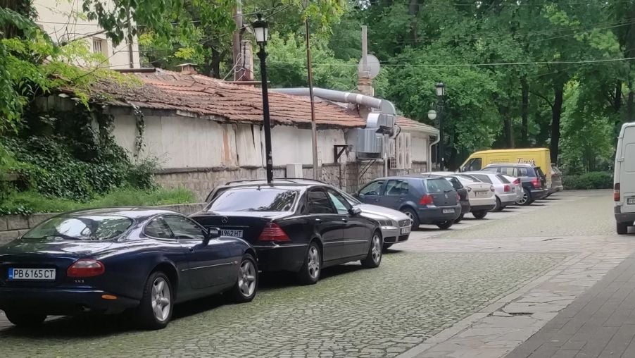 Безобразие на пъпа на Пловдив, местните беснеят СНИМКИ 