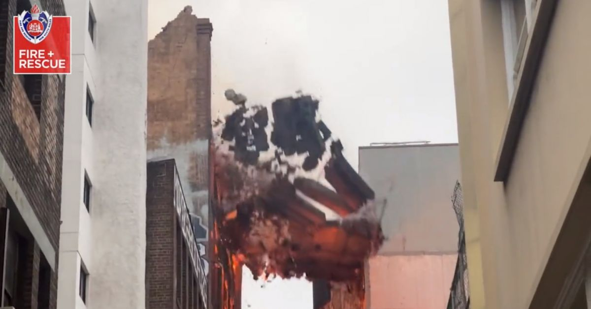 Огнен ад: Пламъци изпепелиха и сринаха сграда в Сидни ВИДЕО