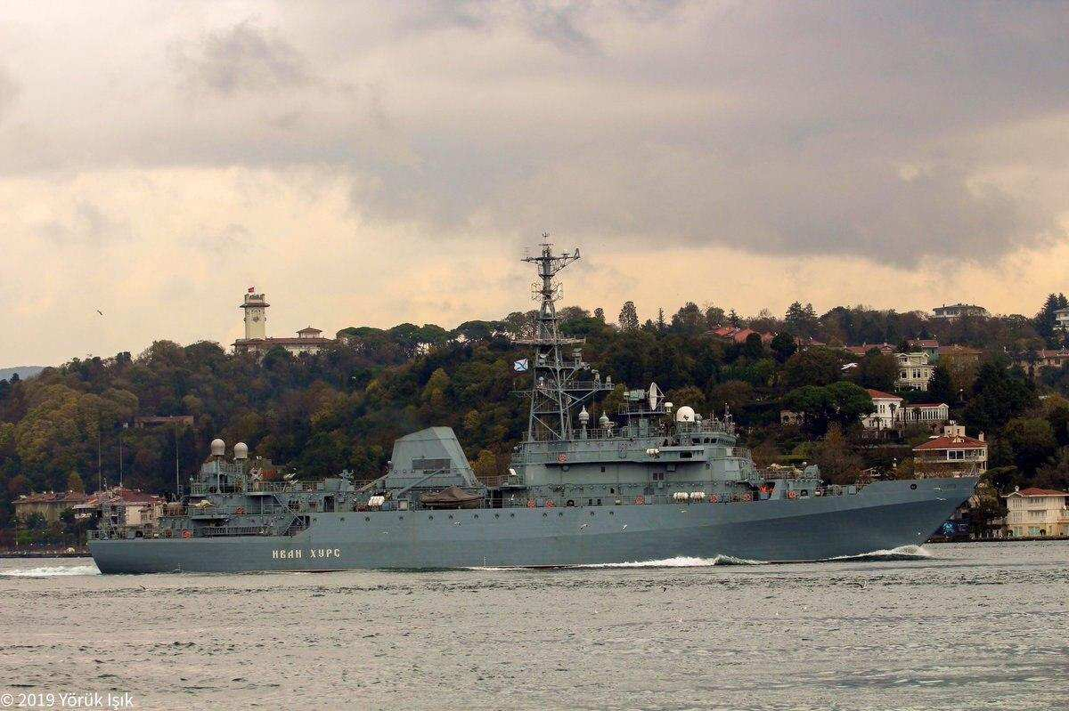 ВИДЕО от войната: „Унищоженият” кораб „Иван Хурс” влиза в Севастополския залив