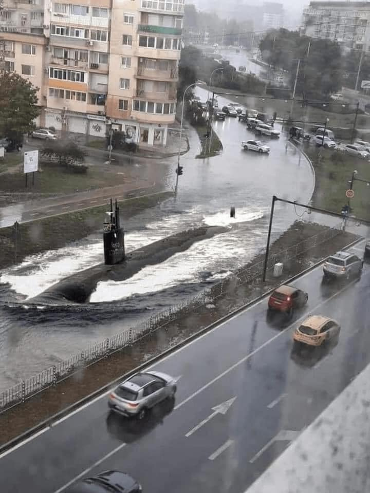 Страшен порой удари Източна България, във Варна е апокалипсис, а в София... ВИДЕО