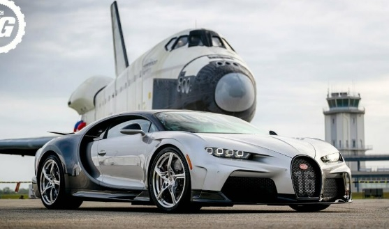 Битка на титаните: Bugatti Chiron предизвика космическа совалка на NASA на пистата ВИДЕО