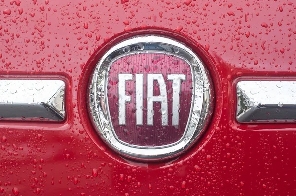 Fiat показа изцяло новия кросоувър 600 в официално ВИДЕО