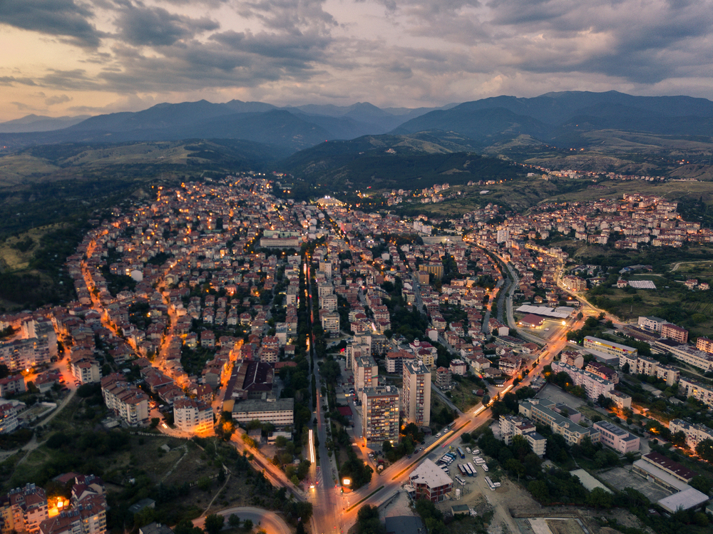 Красив и горещ: Това е най-топлият град в България СНИМКИ