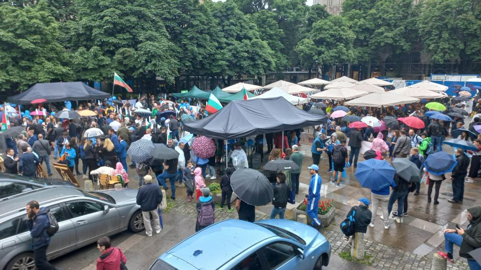 Започва "Шествие за Семейството" в София, джендърите вият на умряло СНИМКИ