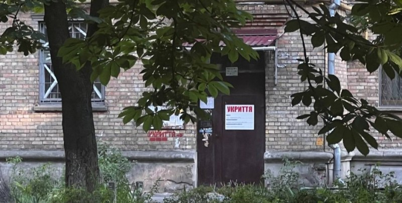 Украинци превърнаха бомбоубежища в пиянски свърталища, кмет избесня 