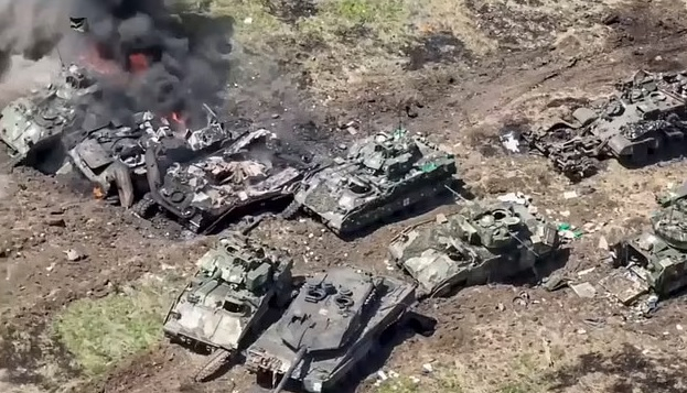 Британски танкове Challenger 2 се появиха на фронта в Украйна, контраофанзивата на Киев бе спряна от... ВИДЕО