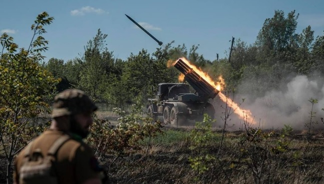Руските сили напредват с горещи боеве на 2 ключови направления, от Киев удължиха прогнозата си за края на войната чак до...