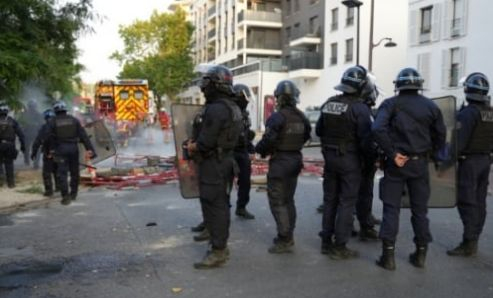 Извънредни новини от Франция след безредиците заради убийството на 17-г. Наел