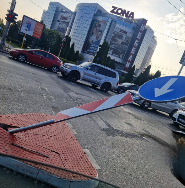Абсурдна инженерна идея в София, шофьори псуват всеки ден СНИМКИ
