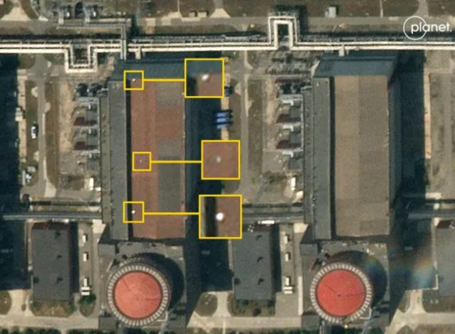 Сателитни СНИМКИ показват приличащи на бомби предмети върху 4-ти реактор на АЕЦ „Запорожие“