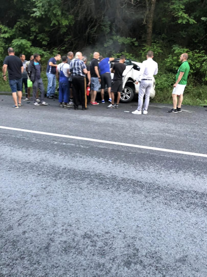 Първо в БЛИЦ! Зверско меле на знаково място на пътя София-Самоков, ужасяващи СНИМКИ 18+