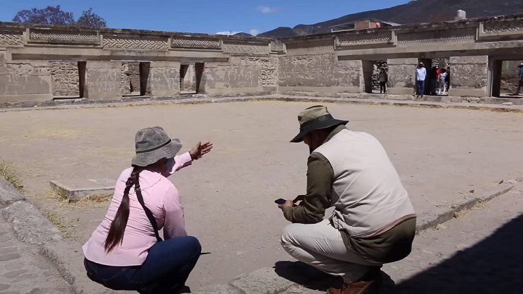 Археолози откриха загадъчна "порта към ада" под древен храм в Мексико ВИДЕО