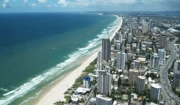 Австралийка намери на плажа скелет на русалка и ужаси мрежата СНИМКИ