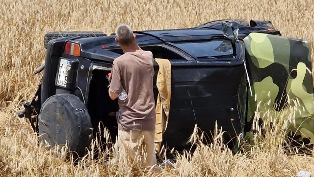 Жегата започна да преобръща коли по таван, ето какво стана до Мъглиж