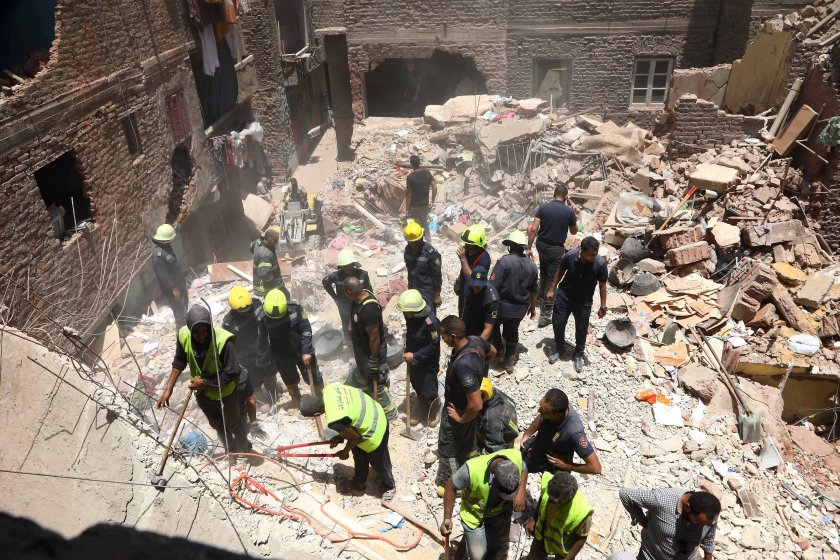 8 души загинаха при срутване на сграда в Кайро
