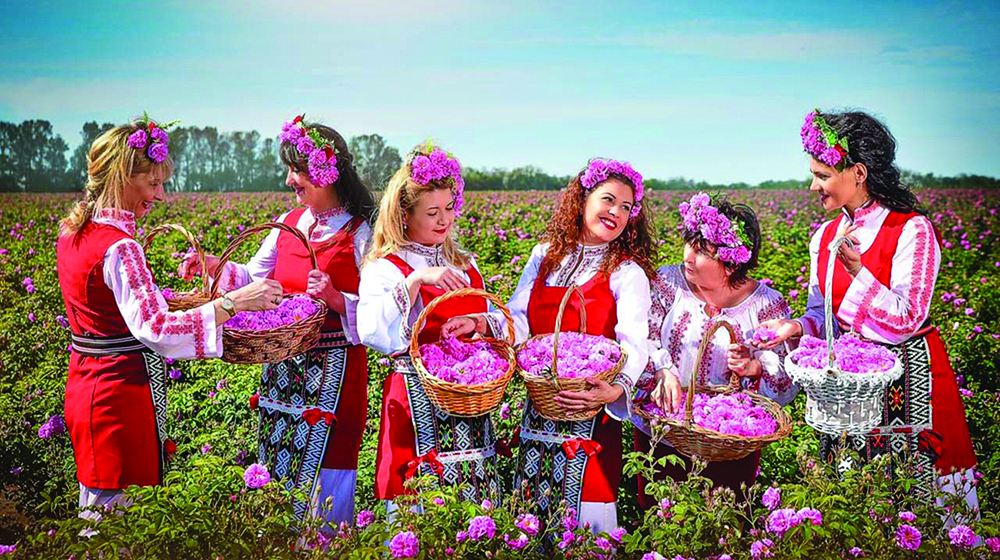 Светът свързва България с аромата на дамасцената