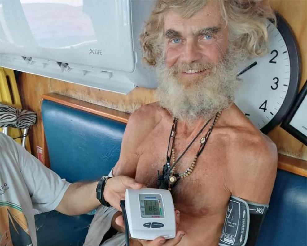 Уникален случай: Спасиха моряк след 3 месеца бедстване в океана СНИМКИ