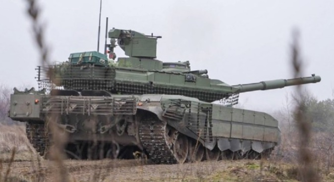 ВИДЕО от войната: Дрон на ВСУ унищожи най-новия руски танк Т-90М "Пробив"