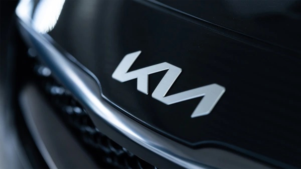 Kia представи най-големия си електромобил в "Lounge Edition" ВИДЕО 