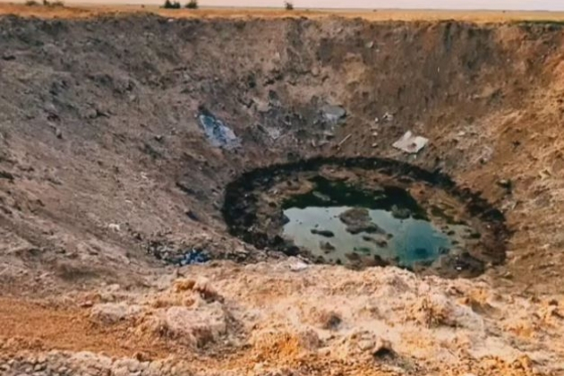 В Украйна откриха гигантски кратер от взрив от неизвестно оръжие 