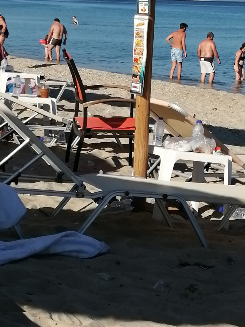 Джукести български дами направиха неописуема свинщина на гръцки плаж СНИМКИ