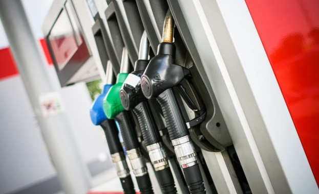 Лоши новини от бензиностанциите за бензина и дизела