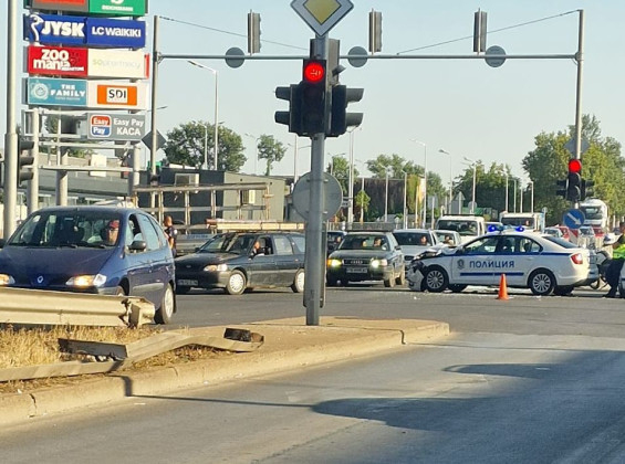 Страшно меле с патрулка в Пловдив СНИМКИ