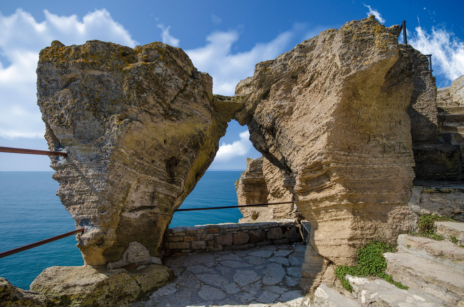 Очарователно българско кътче на брега на морето с история и невероятни гледки