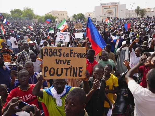 Западът губи последния си бастион в Централна Африка: Долу Франция, да живее Русия!