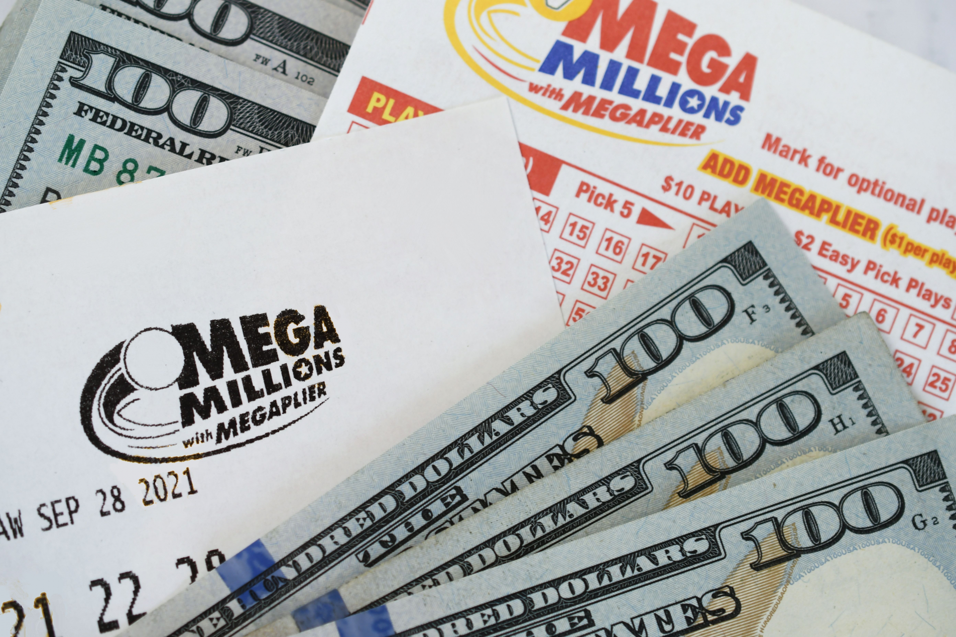 Късметлия удари половин милион от лотарията, последва страшна драма
