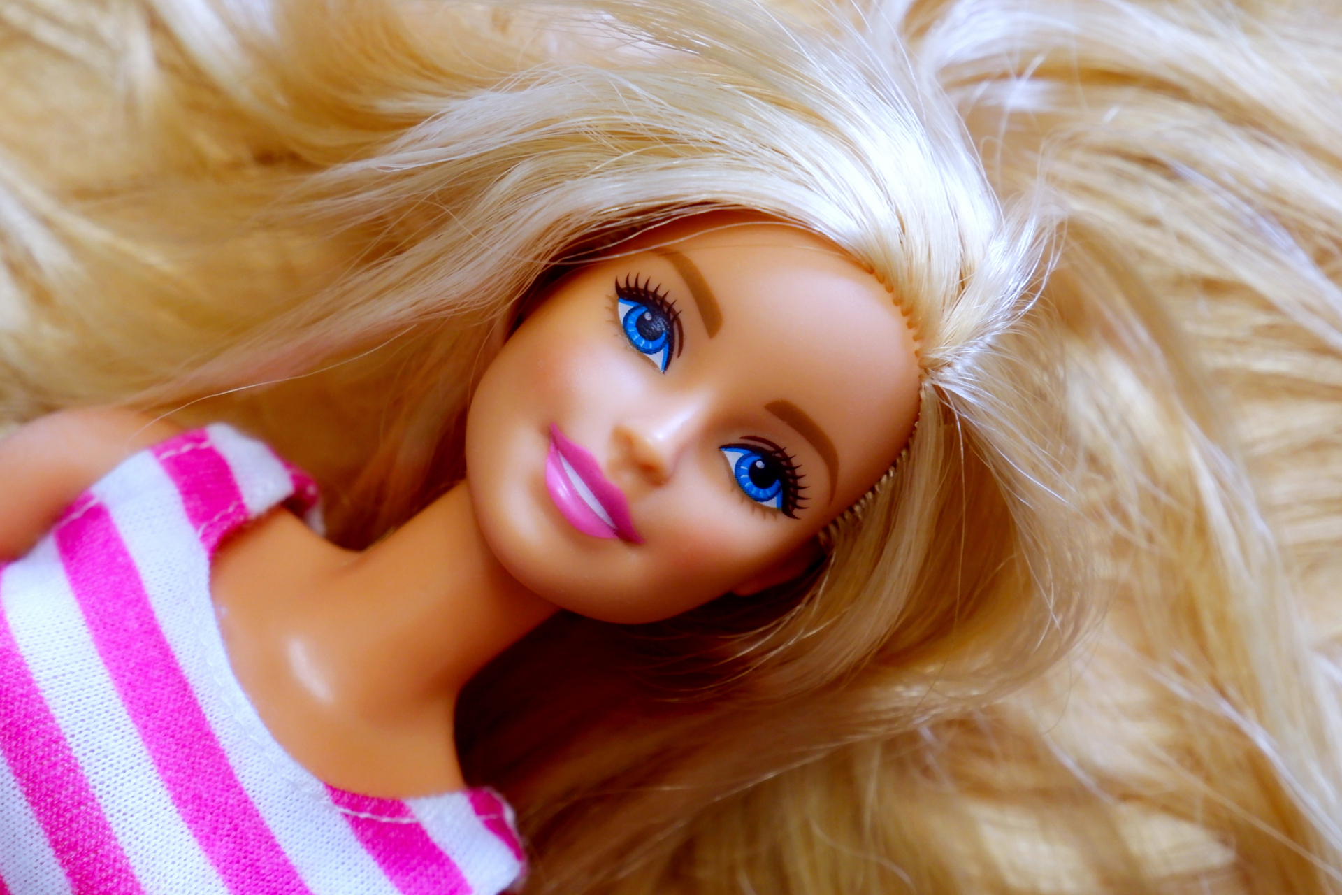 Далия си направи 43 козметични процедури, за да стане Барби, но се превърна в „зомби“ СНИМКИ