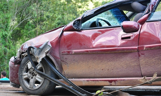 Тежък инцидент: Автомобил се заби в заведение край Русе