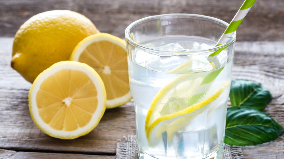 Пийте вода с лимон всяка сутрин и с тялото ви ще се случи нещо невероятно!