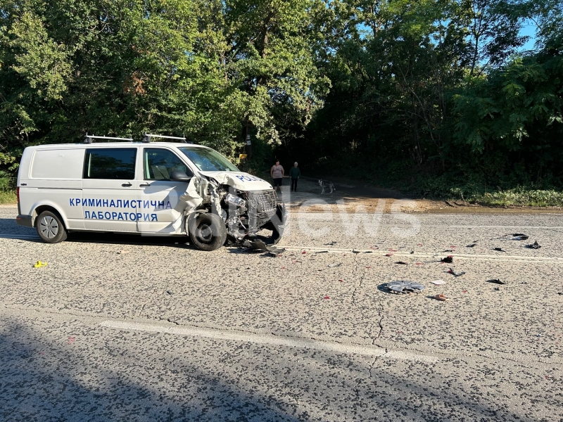 Тежка катастрофа с чисто нов полицейски бус край Враца блокира пътя СНИМКИ