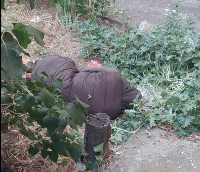 Потрес във Варна! Мъж с отрязани пръсти лежи на улицата СНИМКИ