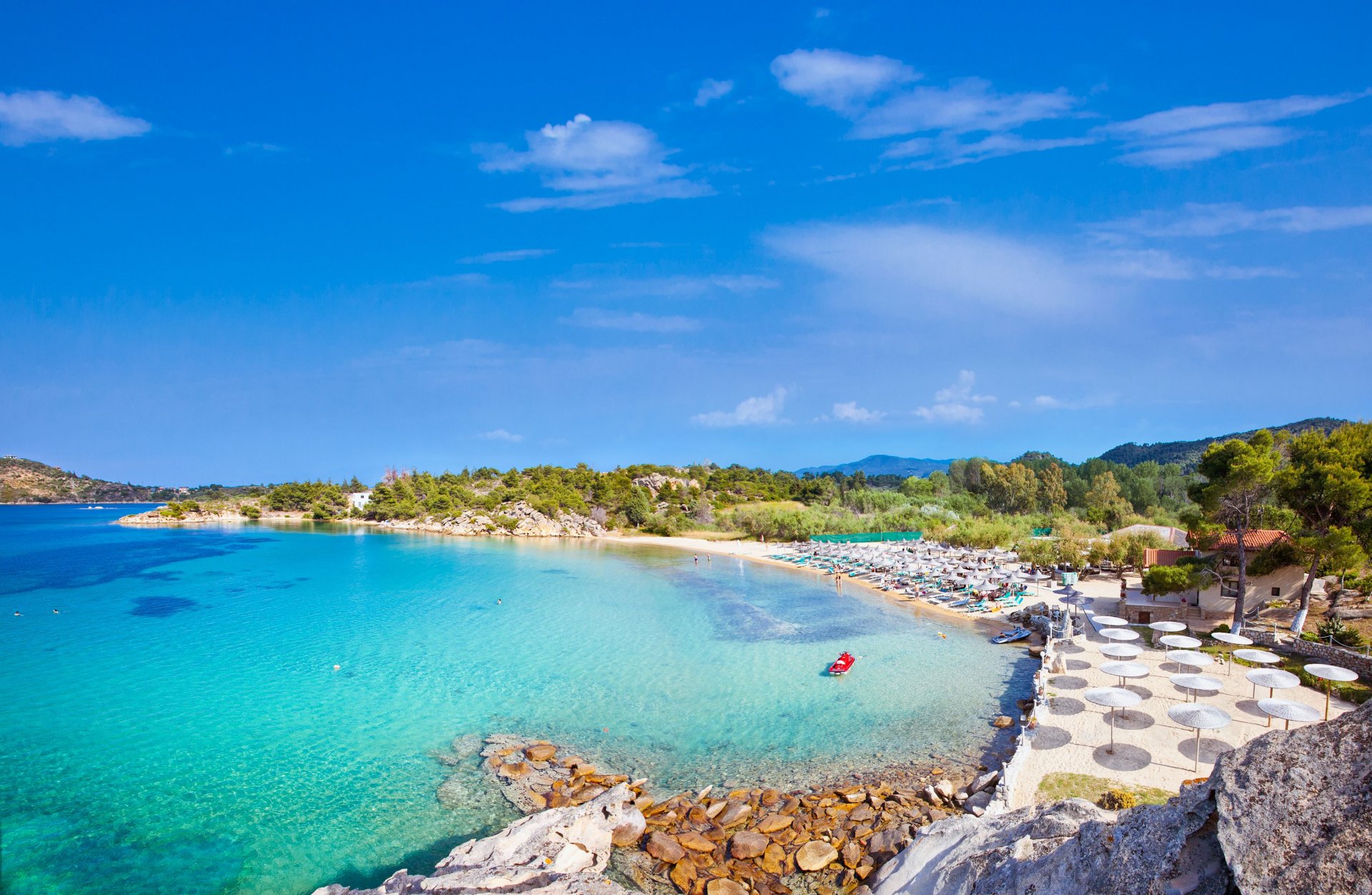 Туристите в гръцки курорт на Халкидики посърнаха след тези новини