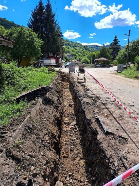 Как се строеше през соца: Асфалт, дебел 58 см в село Липница, втрещи всички