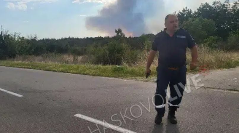 Два пожара в Хасково, пламна къща, а шефът на пожарната зове: Спрете се! СНИМКИ