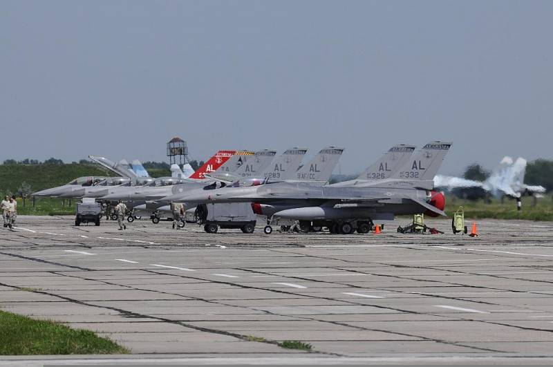 Кенеди-младши: Доставките на F-16 на Украйна заплашват с катастрофа целия свят
