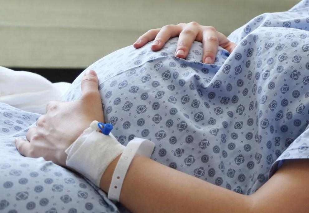 Между живота и смъртта: Лекари спасиха по чудо бременна жена и детето ѝ