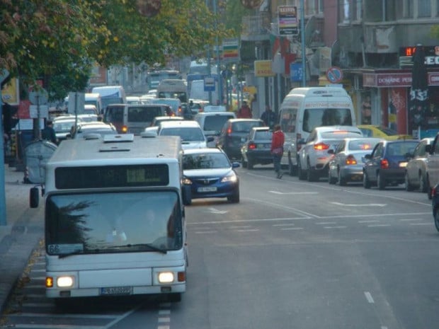 Опасност дебне в Пловдив, жена побесня: Ако с мъжа ми слезем от колата и им ударим по 2 шамара?