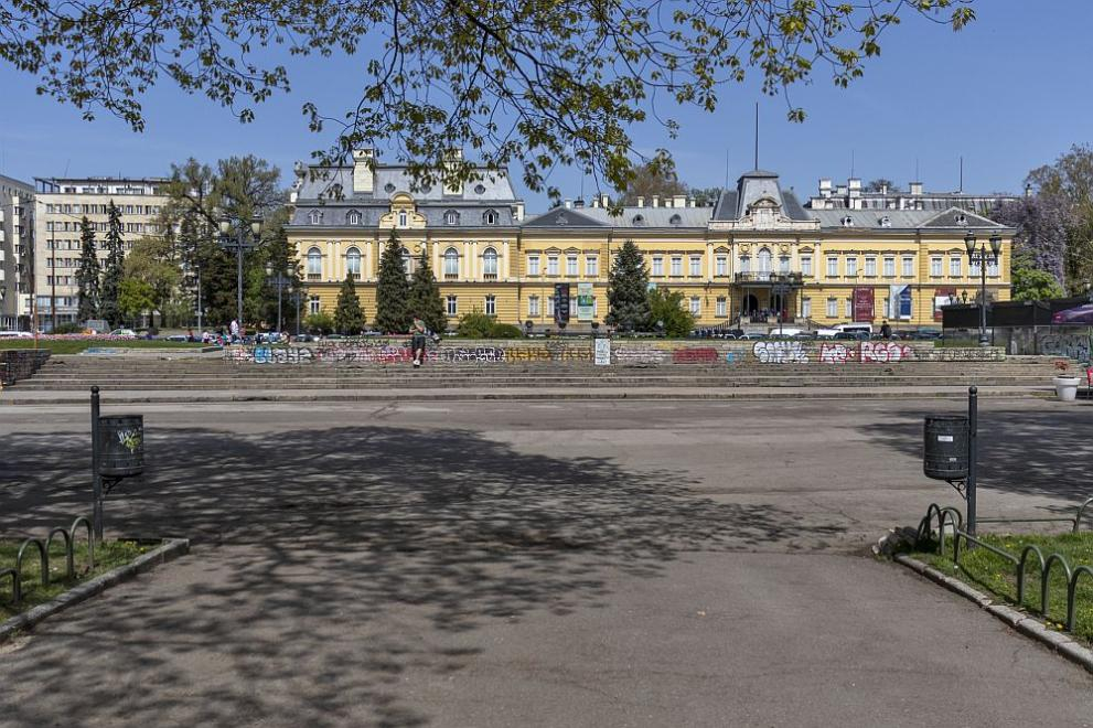 Построиха го за 6 дни, а го разрушиха за 7, помните ли този символ на тоталитарния режим у нас ВИДЕО