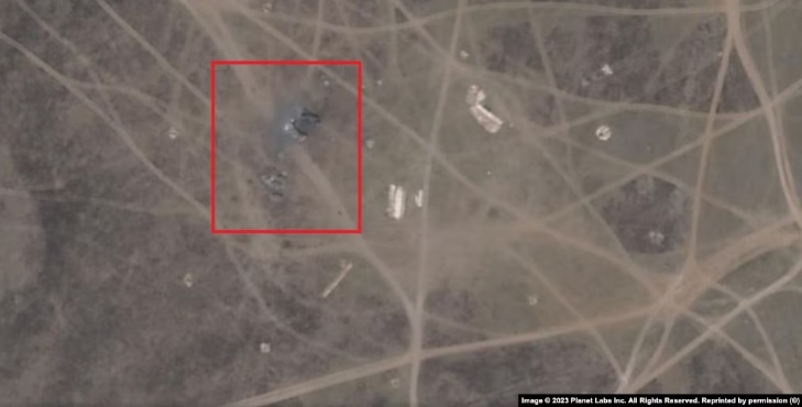 Спътникова СНИМКА показва последствията от удара по руската база на ПВО в Крим