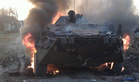 ВИДЕО от войната: Руските сили унищожиха БТР YPR-765 и жива сила край Клещеевка