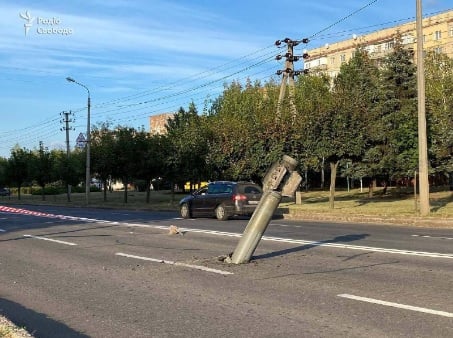 Реактивен снаряд заседна в Краматорск след руски обстрел СНИМКИ