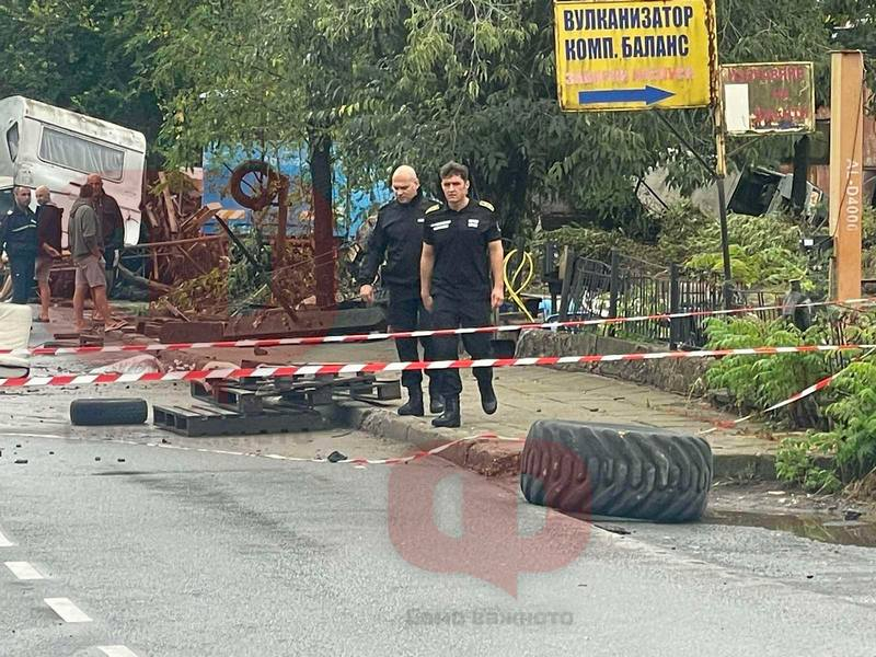 Започна се! Първи жертви на стихията в Царево СНИМКИ