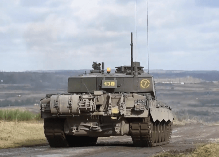 Няма да дадат нов: Във Великобритания потвърдиха унищожаването на първия танк Challenger 2 в Украйна