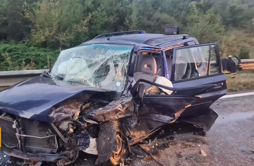 Тежка катастрофа в Ловешко заради шофьор без книжка, а в тревата до инцидента... ВИДЕО
