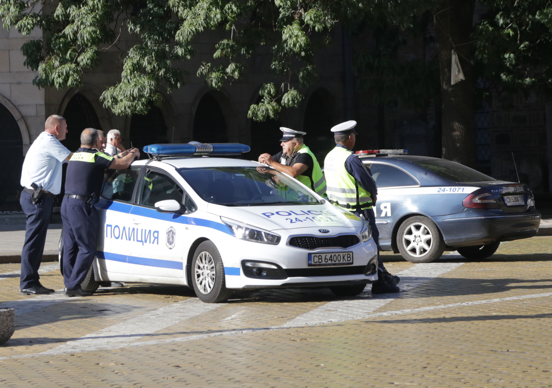 Бандит задигна близо 8 бона от жена на автогара в София