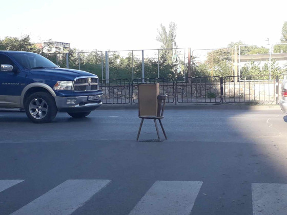 Пълен шок за шофьорите! Само такова нещо не е имало на улица в Пловдив СНИМКИ